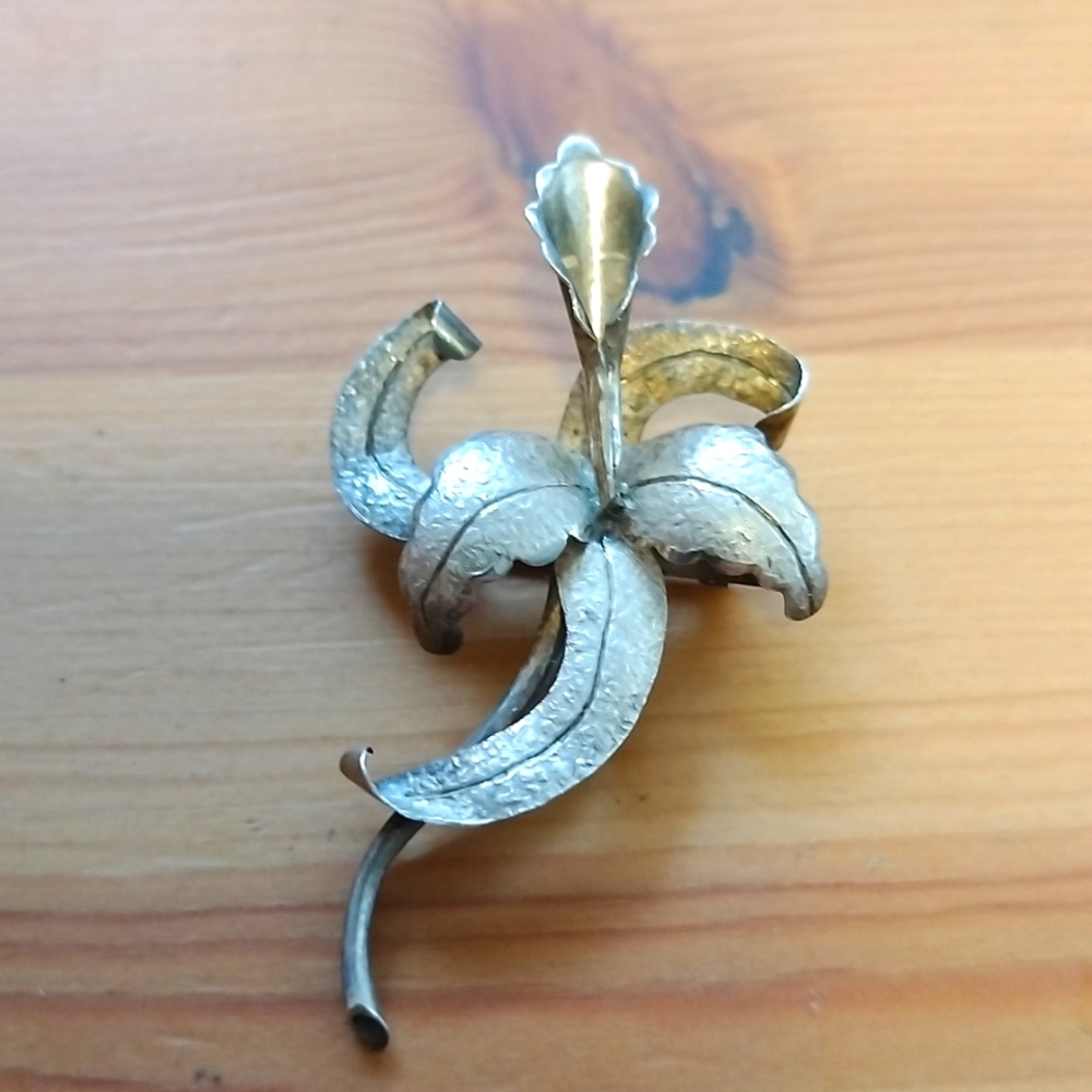 Vintage Silver Flower Brooch from Museo Del Cobre singed
